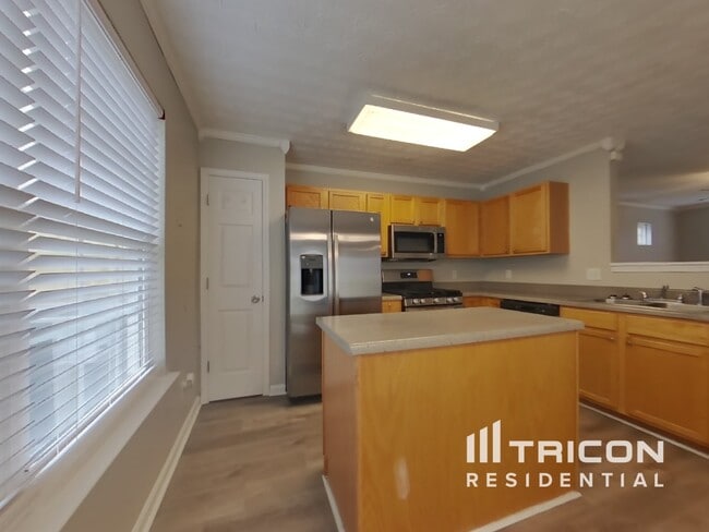 Building Photo - 264 Silver Ridge Dr