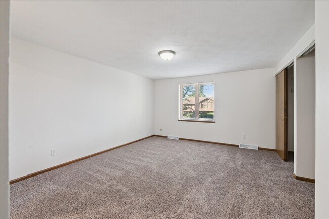 Building Photo - 5427-5433 Glenridge