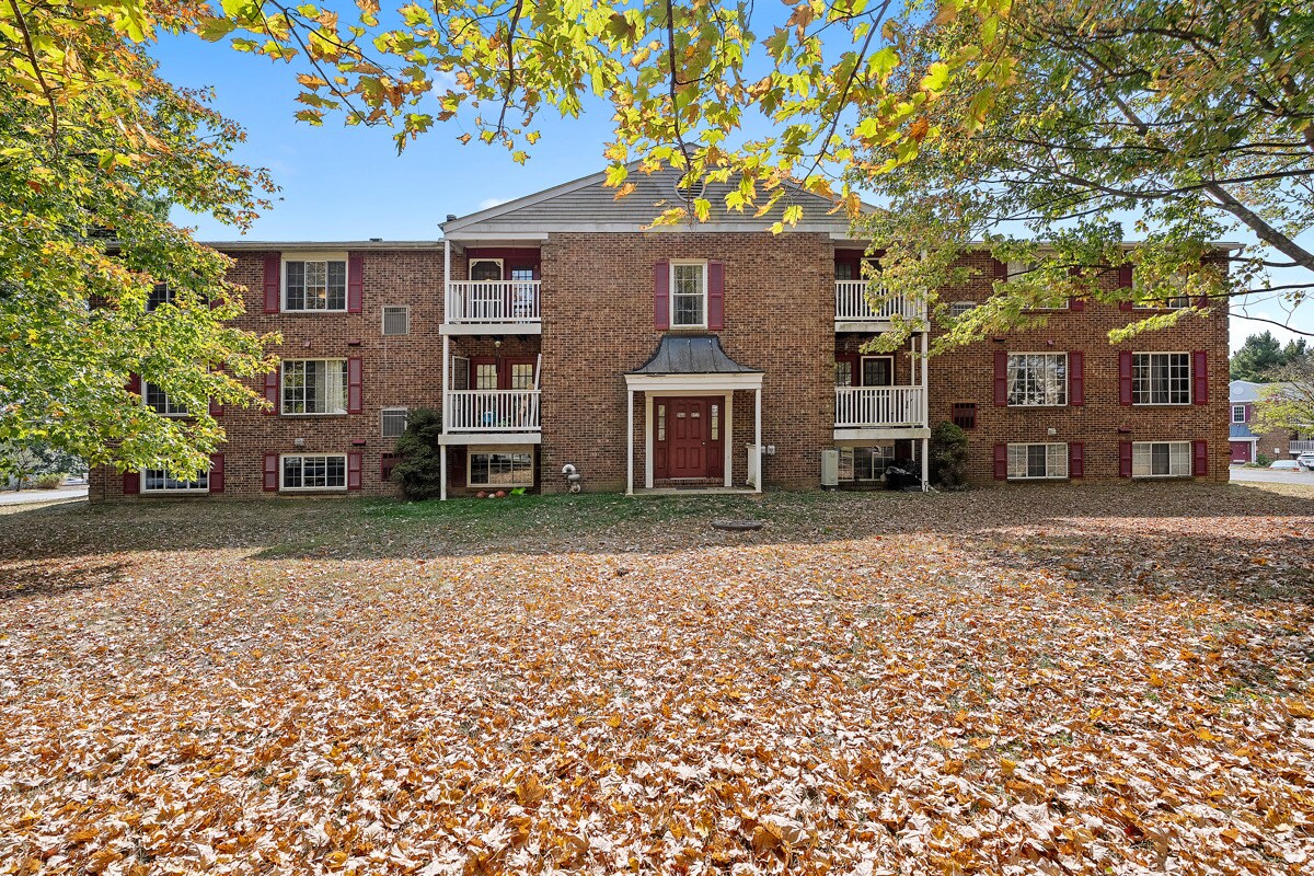 Building Photo - 976 Wood Hollow Dr