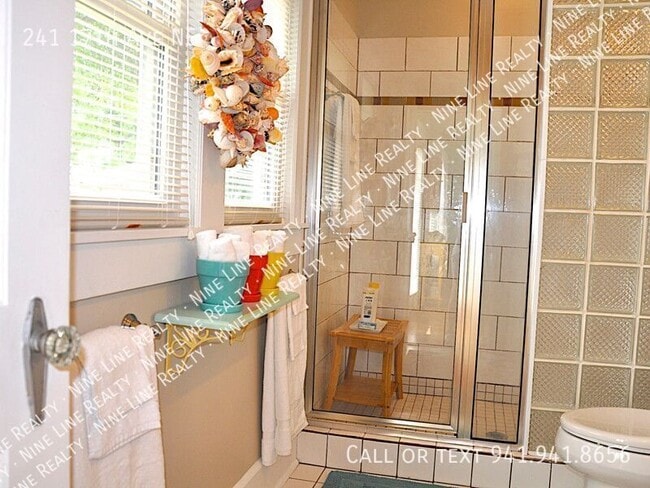 Building Photo - 241 17th Ave NE