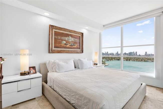 Building Photo - 1900 Sunset Harbour Dr