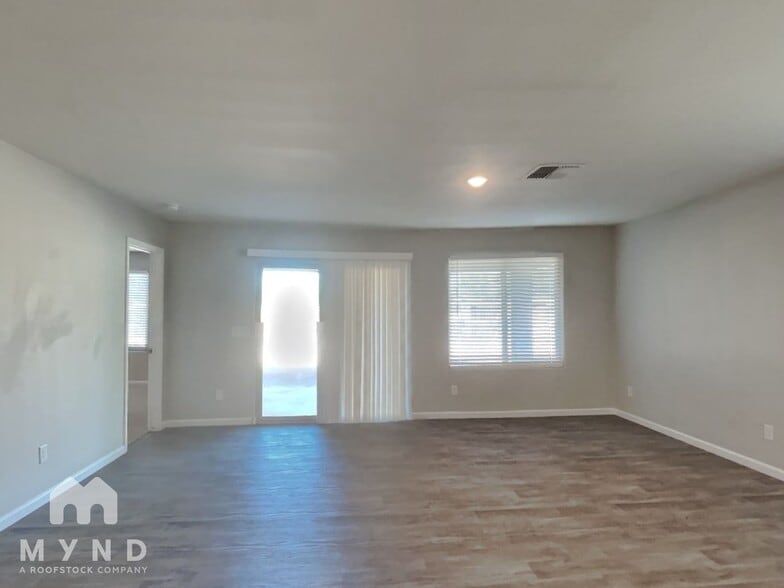 Building Photo - 2060 E Velvet Pl