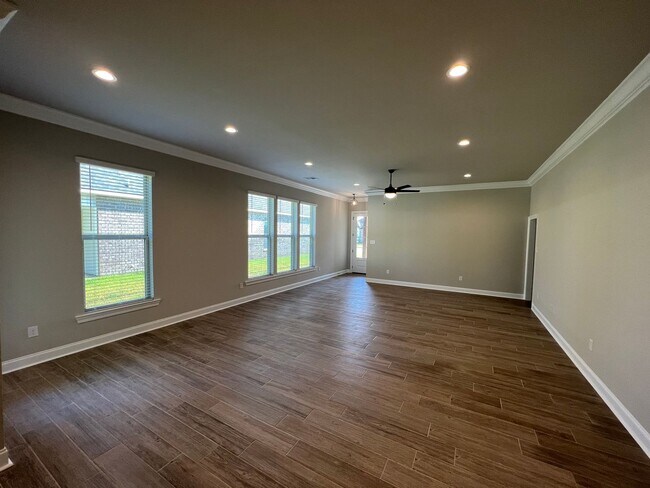 Building Photo - 4 Bedroom New Construction Home in Ascensi...