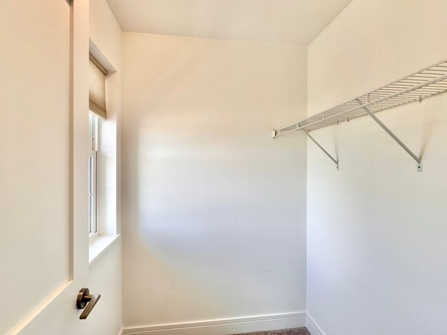 Building Photo - 2601 Chelsey St