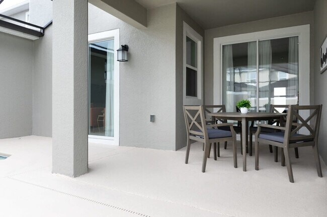 Building Photo - 4241 Paragraph Dr