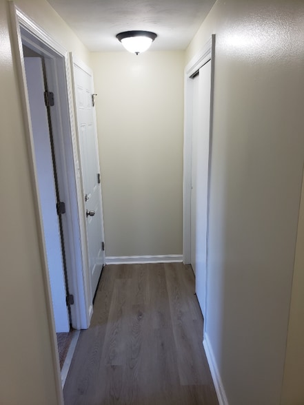 Building Photo - 1119 Farnsworth Ave