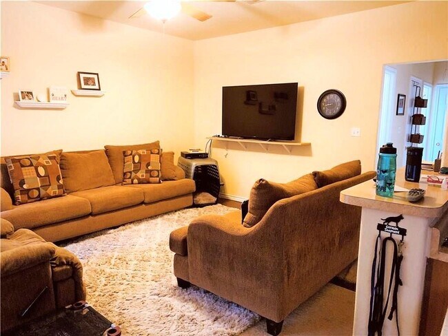 Building Photo - 1640 Co Rd 228