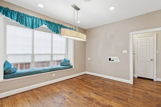 Building Photo - 1705 S Cottonwood Valley Cir