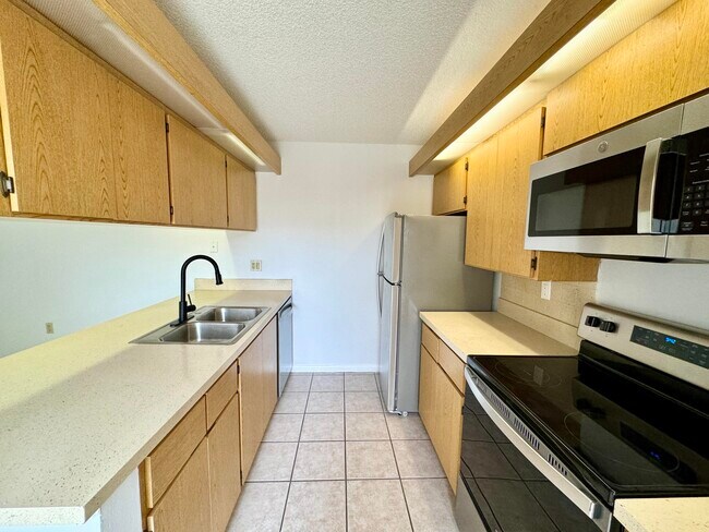 Building Photo - 563 Green Springs Pl