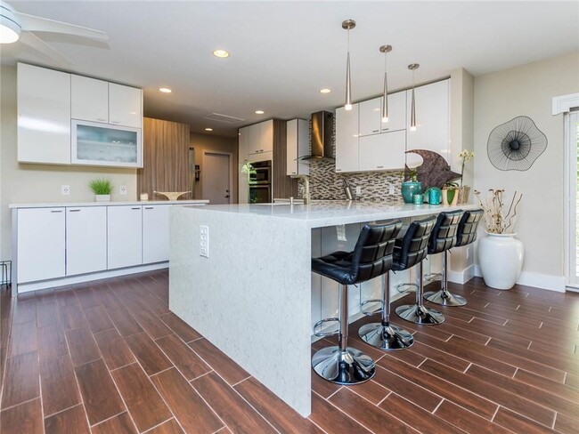 Building Photo - 2319 NE 16th Ave