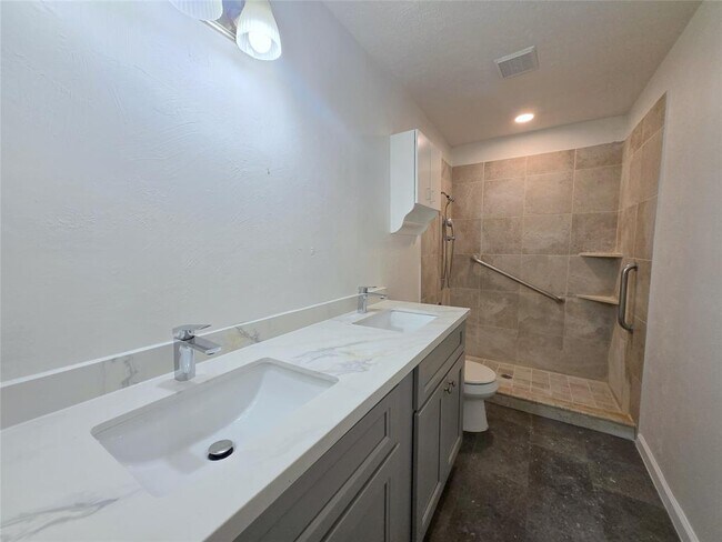 Building Photo - 2946 Jenny Dr