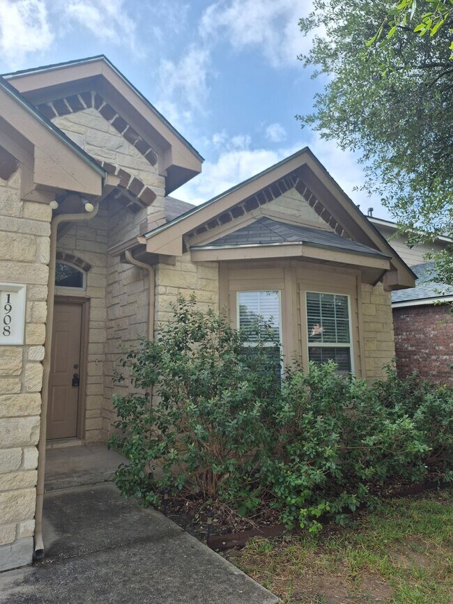 Building Photo - Stunning Home and Wonderful community