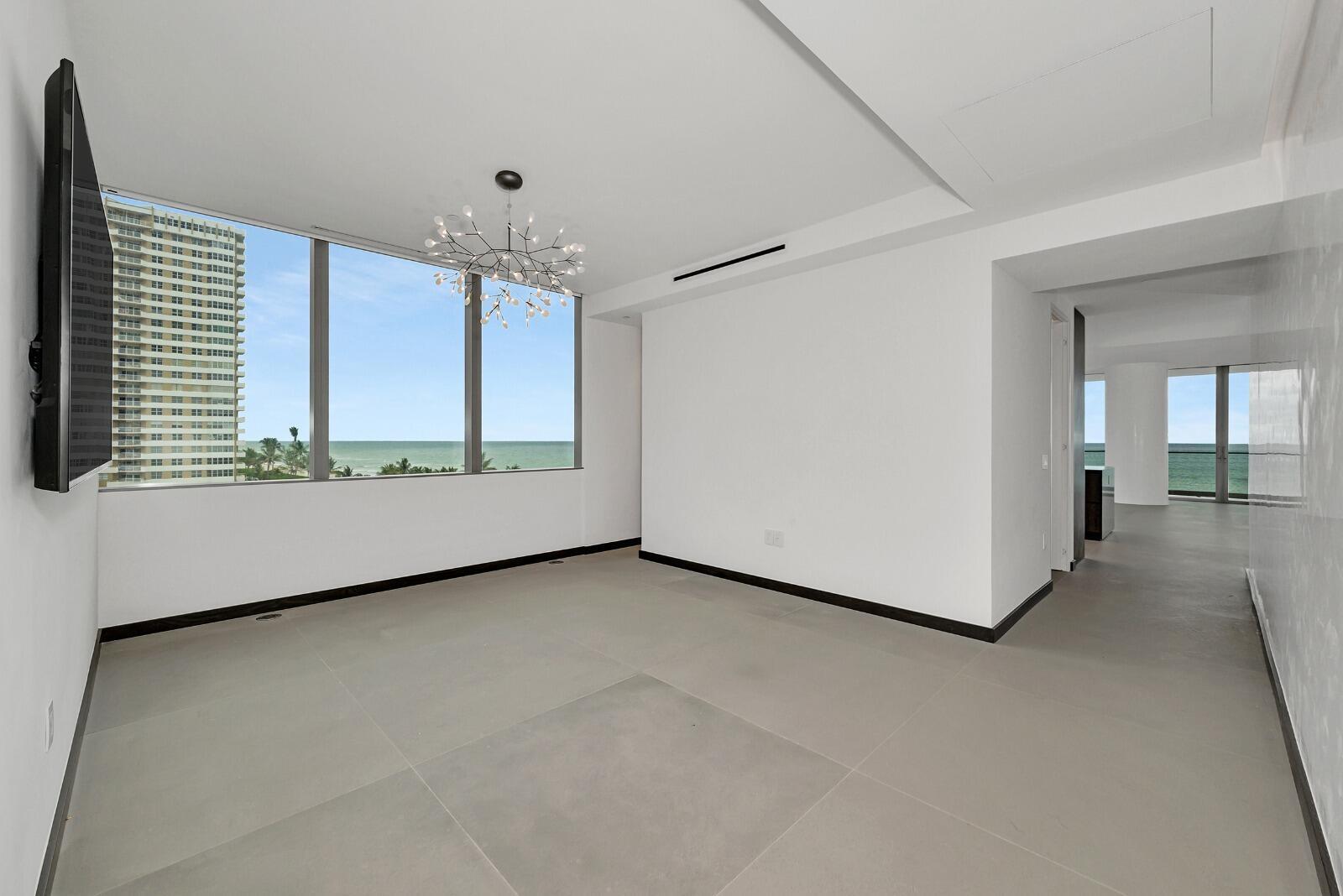 Building Photo - 2000 S Ocean Dr