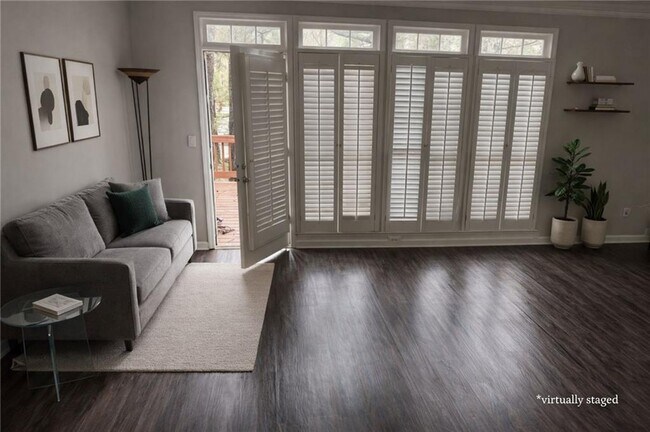 Building Photo - 2505 Oak Quarters