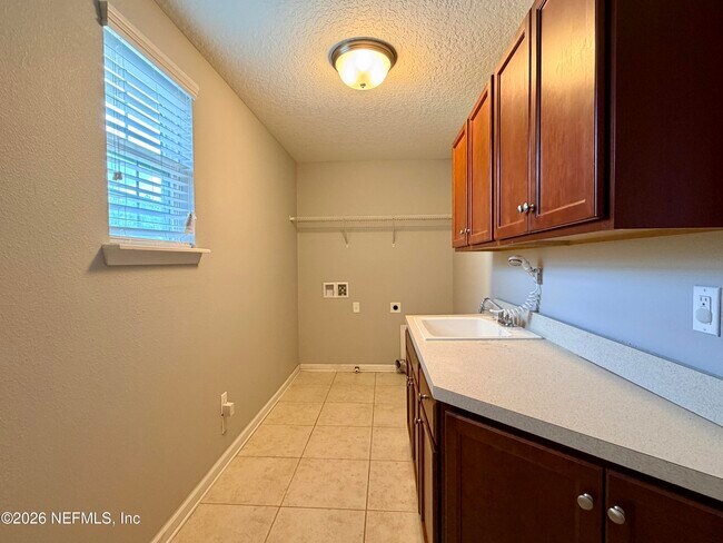 Building Photo - 15991 Baxter Creek Dr