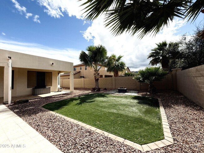 Building Photo - 7408 S 26th Ln