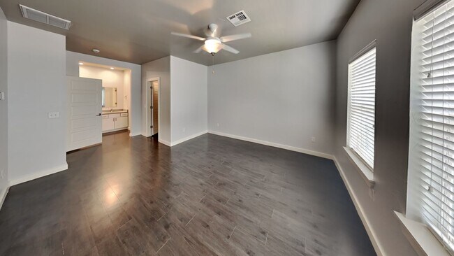 Building Photo - Very Nice 4 bedroom 2.5 bath home with a bonus room in Edmond schools