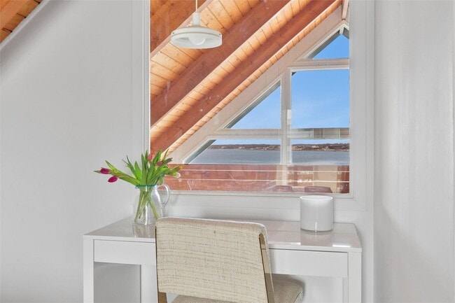 Building Photo - 298 Dune Rd