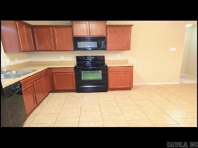Building Photo - 316 Saunders Dr