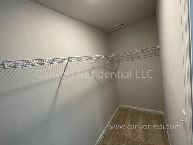 Building Photo - 114 Wilcot Rd