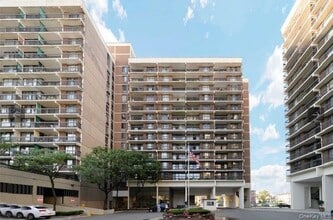 Building Photo - 152-18 Union Tpke