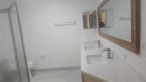 Building Photo - 2801 Riverside Dr