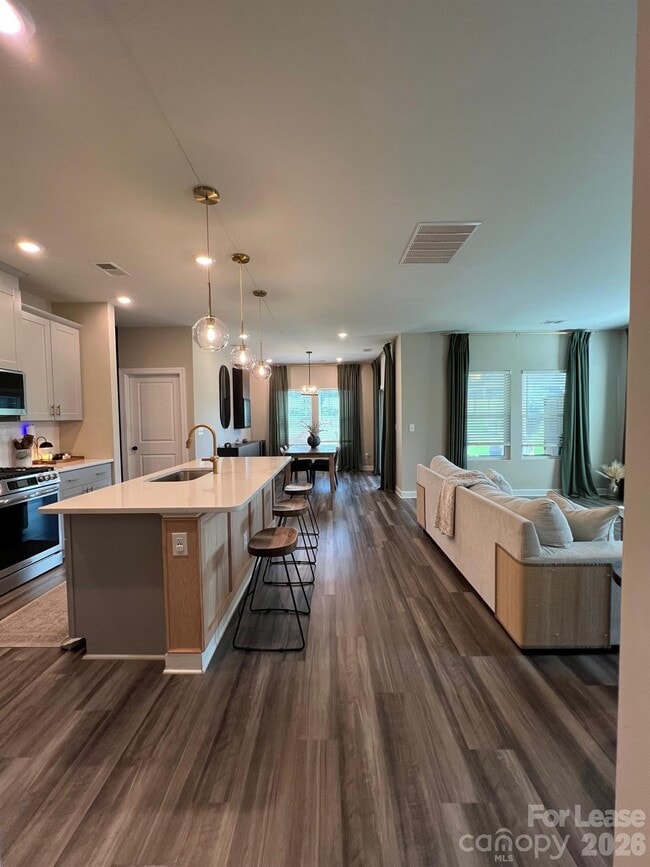 Building Photo - 8921 Pennegrove Cir