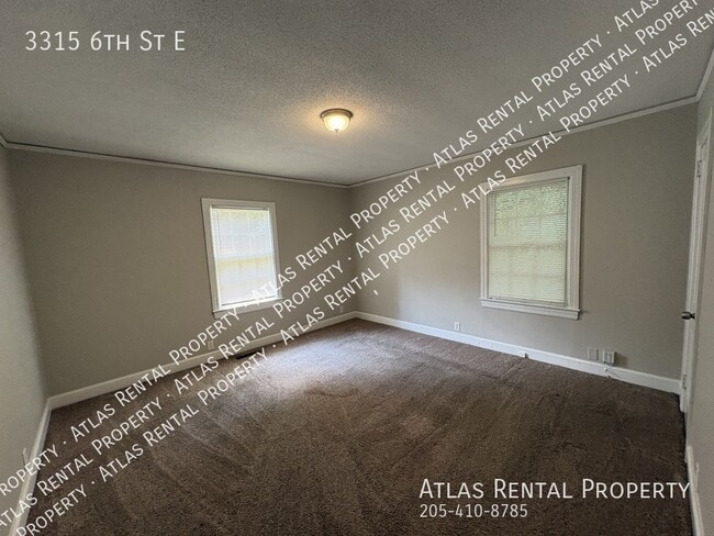 Building Photo - 3315 6th St E