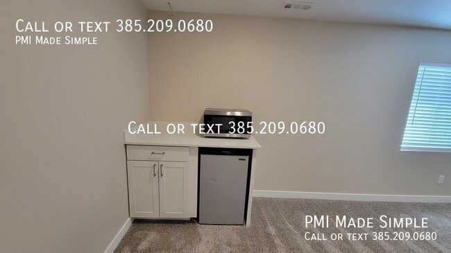 Building Photo - 328 Grassland Dr