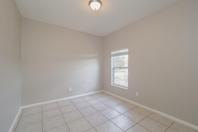 Building Photo - 3889 SW Wycoff St