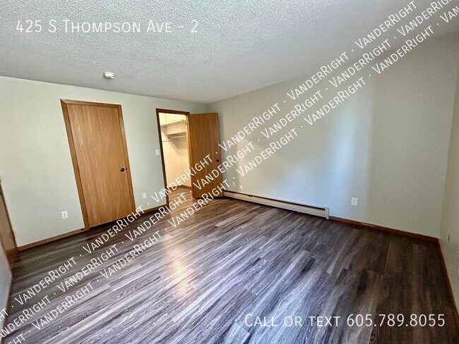 Building Photo - 425 S Thompson Ave