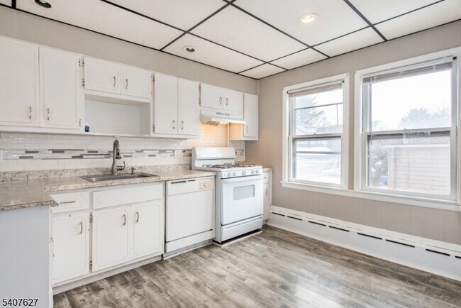 Building Photo - 106 Sadler Rd