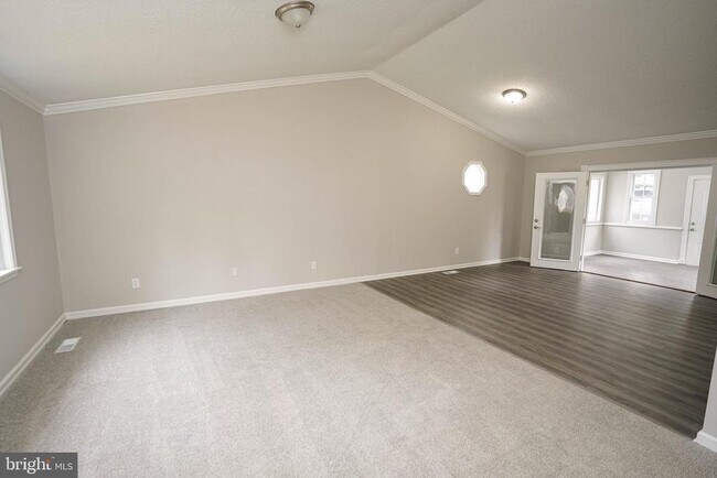 Building Photo - 28975 Aleine Ave