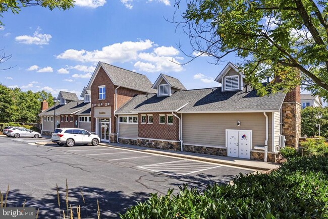 Building Photo - 42563 Highgate Terrace
