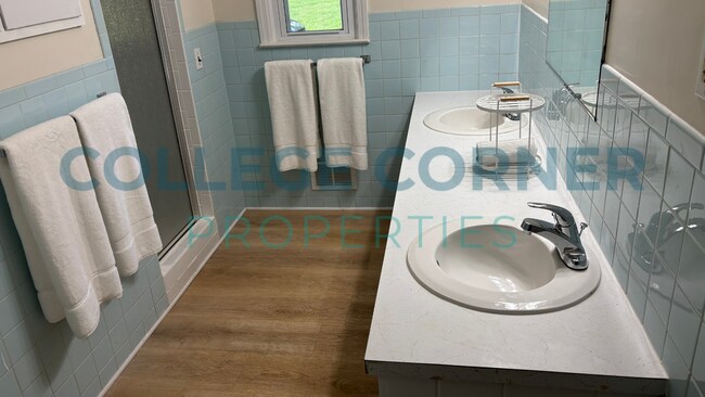 Building Photo - 1465 Brookwood- 4 BR,2 Bth house