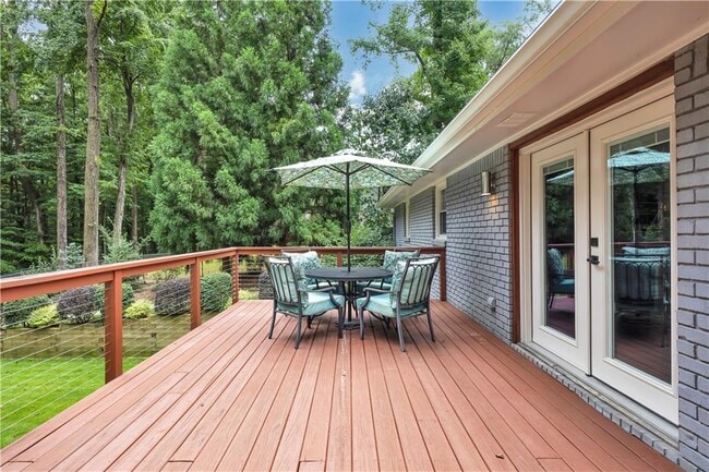 Building Photo - 225 Jayne Ellen Way