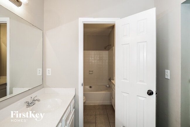 Building Photo - 11228 Quiet Wood Ct
