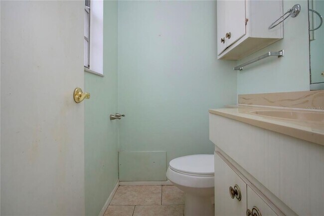Building Photo - 2413 Aspinwall St