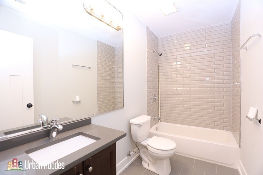 Building Photo - 564 W Arlington Pl