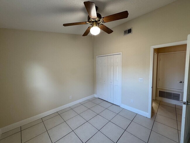 Building Photo - Charming 3 Bedroom, 2 Bathroom Home in Winter Park!!