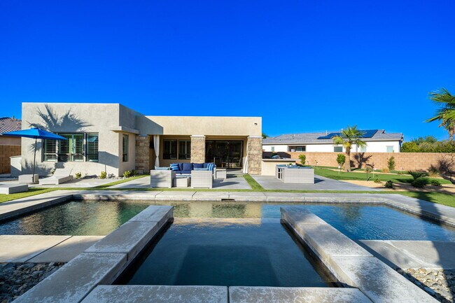 Building Photo - 74425 Zeppelin Dr