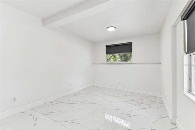 Building Photo - 4290 Neptune Dr SE