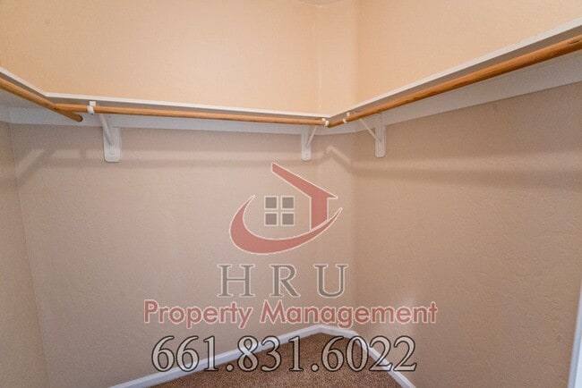 Building Photo - Ready to move in -4 bed+-2bath