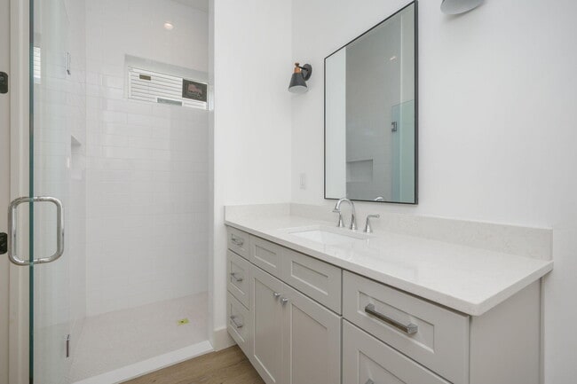 Building Photo - 114 Enchanted Way