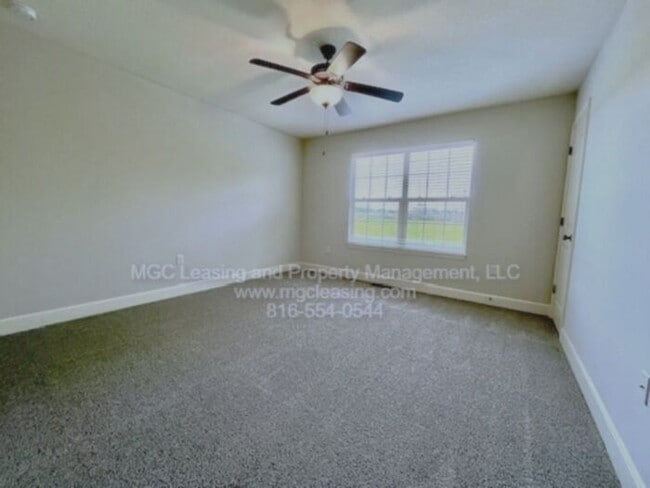 Building Photo - Timber Trails Townhomes | Check out our June Specials!