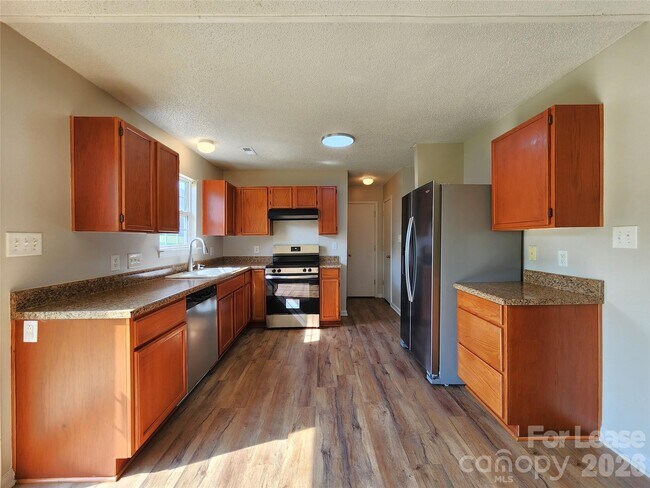 Building Photo - 3046 Talledaga Ln SW