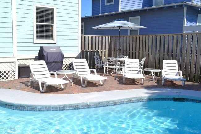 Building Photo - 68 Cobia St