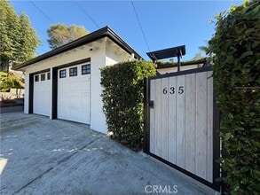 Building Photo - 635 St Ann's Dr