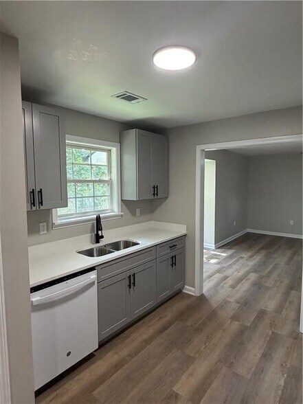 Building Photo - 1286 N Lea Ct SE