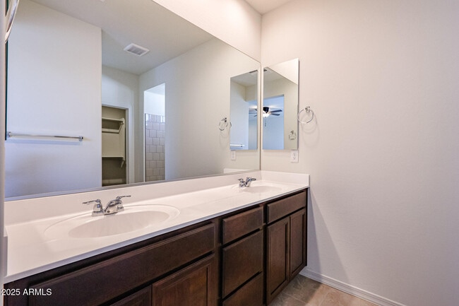 Building Photo - 16701 W Whispering Wind Dr